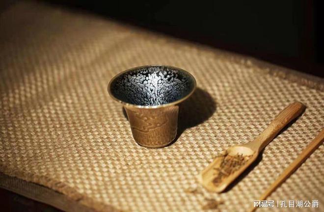 龙8long8茶虫侃茶——“主人杯”的文艺情怀