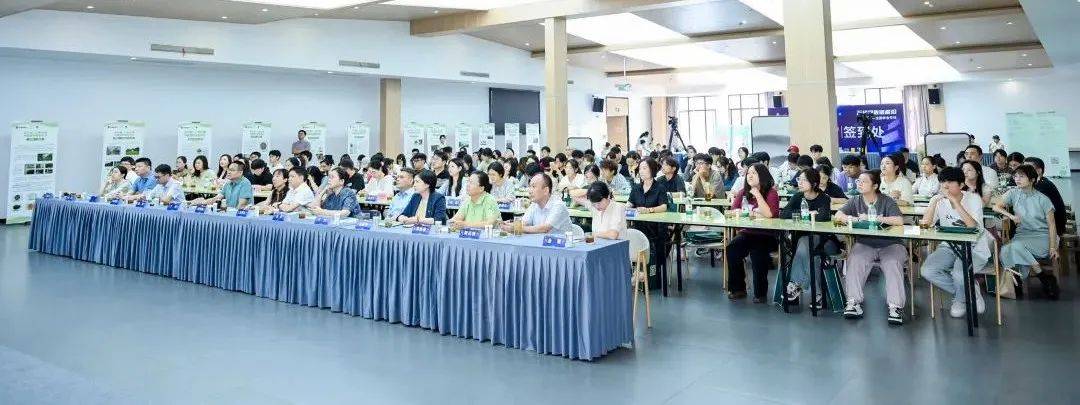 龙8long8，2024年全国科普日活动暨第二届茶科普大会在杭州举行