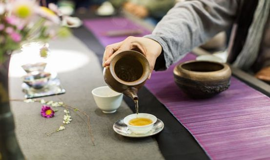 龙8long8，搭乘大茶肆数字化快车茶企驶入发展 “高速路”