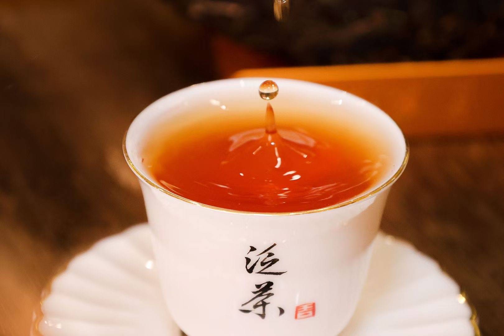 龙8long8，从神农氏到新茶饮：中国茶的千年传承与当代实践